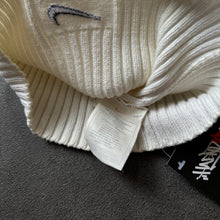 Load image into Gallery viewer, Nike 1990s Beanie (S/M)