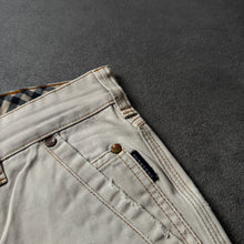 Load image into Gallery viewer, Burberry Straight Leg Jeans (M)