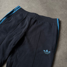 Lade das Bild in den Galerie-Viewer, Adidas Firebird 2006 Track Pants Jogger (S)