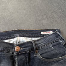 Lade das Bild in den Galerie-Viewer, True Religion Straight Skinny Jeans (S)