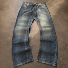 Load image into Gallery viewer, Machine 2000s Straight Leg Jeans (S)