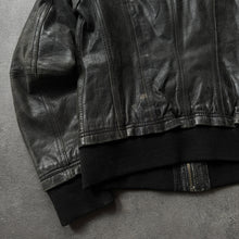 Lade das Bild in den Galerie-Viewer, Real Death 2000s Slim Fit Ladies Leather Jacket (M)