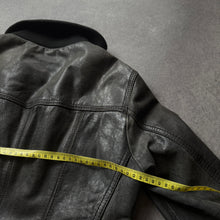 Lade das Bild in den Galerie-Viewer, Real Death 2000s Slim Fit Ladies Leather Jacket (M)