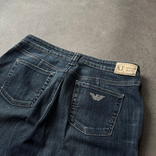 Load image into Gallery viewer, Armani 2000s Straight Leg Jeans (S/M)