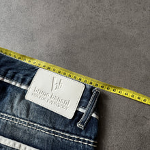 Load image into Gallery viewer, Bruno Bannani 2000s Straight Leg Jeans (M/L)