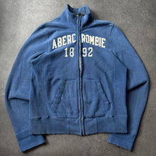 Load image into Gallery viewer, Abercrombie & Fitch „Muscle“ Distressed Spell Out Zipper (M)