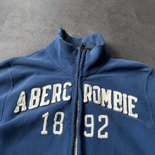 Load image into Gallery viewer, Abercrombie & Fitch „Muscle“ Distressed Spell Out Zipper (M)