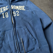 Load image into Gallery viewer, Abercrombie & Fitch „Muscle“ Distressed Spell Out Zipper (M)