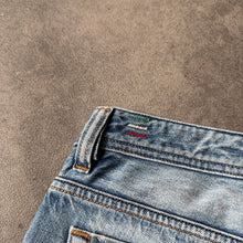 Load image into Gallery viewer, Diesel Industry "Viker" Straight Leg Jeans (M)