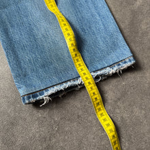 Load image into Gallery viewer, Diesel Industry "Viker" Straight Leg Jeans (M)