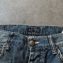 Lade das Bild in den Galerie-Viewer, Armani 2000s Straight Leg Jeans (M)