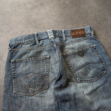 Lade das Bild in den Galerie-Viewer, Armani 2000s Straight Leg Jeans (M)