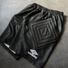 Lade das Bild in den Galerie-Viewer, Umbro 2000s Sport Shorts (L)