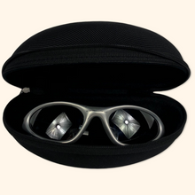 Lade das Bild in den Galerie-Viewer, Vintage 2000s Oakley Minute