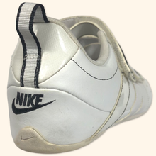 Lade das Bild in den Galerie-Viewer, Nike 2000s Trainer (EU44)