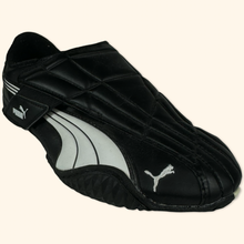 Lade das Bild in den Galerie-Viewer, Puma Uke 2000s Bubble Armor Trainer (EU38)