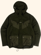 Load image into Gallery viewer, Oakley Baggy Fit Snowboard Winter Jacket (M/L)