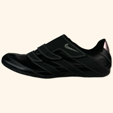 Load image into Gallery viewer, Nike 2009 Trainer (EU40)