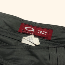 Lade das Bild in den Galerie-Viewer, Oakley Vintage 2000s Shorts (M/L)