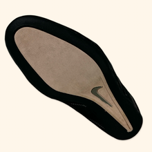 Load image into Gallery viewer, Nike 2009 Trainer (EU40)