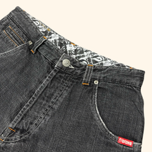Load image into Gallery viewer, Broke Vintage 2000s Hip Hop Baggy Jeans (L)