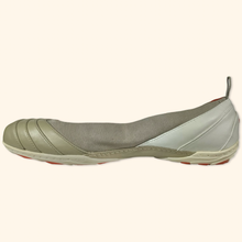 Lade das Bild in den Galerie-Viewer, Puma 2000s Ladies Japanese Ballet Flats (EU40)