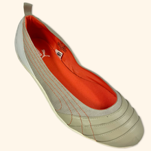 Lade das Bild in den Galerie-Viewer, Puma 2000s Ladies Japanese Ballet Flats (EU40)