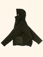 Load image into Gallery viewer, Oakley Baggy Fit Snowboard Winter Jacket (M/L)