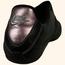 Load image into Gallery viewer, Nike 2009 Trainer (EU40)
