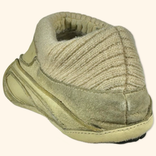 Load image into Gallery viewer, Puma 2002 Trainer (EU41)