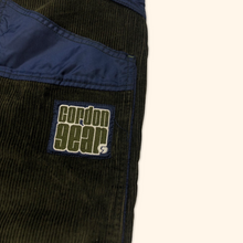 Load image into Gallery viewer, Cordon Sport 2000s Cord Baggys Shorts (L)