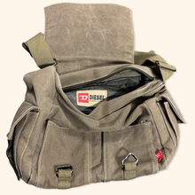 Lade das Bild in den Galerie-Viewer, Diesel Military Shoulder Bag