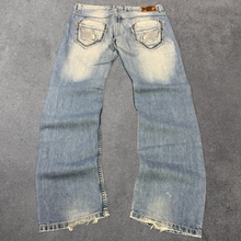 Lade das Bild in den Galerie-Viewer, Kaporal 2000s Wings Straight Leg Jeans (XL)