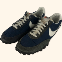 Lade das Bild in den Galerie-Viewer, Nike 2000s Waffle Racer (EU42)