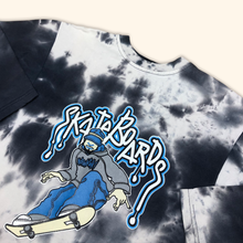 Lade das Bild in den Galerie-Viewer, Dognose Y2K Skater Sweater (XS)