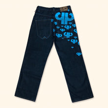 Load image into Gallery viewer, Pelle Pelle Embroidered Baggy Jeans (L/XL)