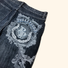 Load image into Gallery viewer, Pelle Pelle Y2K Embroidered Baggy Jeans (XL)