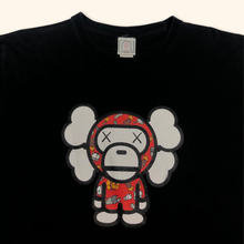 Lade das Bild in den Galerie-Viewer, Bape X Kaws 2006 Heavy Cotton T-Shirt (S/M)