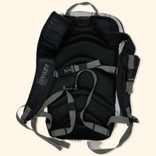 Lade das Bild in den Galerie-Viewer, Oakley Steel Logo Backpack