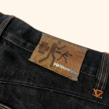 Load image into Gallery viewer, Fubu Platinum Muhammad Ali Baggy Jeans (XL)