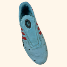 Load image into Gallery viewer, Vintage Adidas Mei 2003 (EU42)
