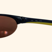 Lade das Bild in den Galerie-Viewer, Adidas Vintage Sport Shades
