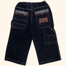 Lade das Bild in den Galerie-Viewer, Dognose Y2K 3/4 Baggy Shorts (S)
