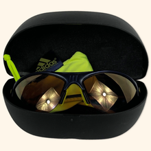 Lade das Bild in den Galerie-Viewer, Adidas Vintage Sport Shades
