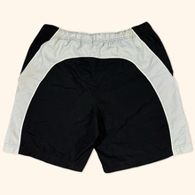 Load image into Gallery viewer, Nike 2000s Sport Shorts (M)
