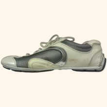 Lade das Bild in den Galerie-Viewer, Prada 2000s Trainer (EU44.5)
