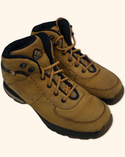 Lade das Bild in den Galerie-Viewer, Nike ACG 2000s Boots (EU44)
