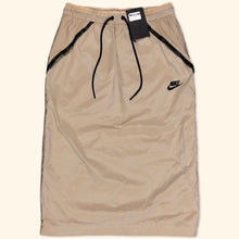 Lade das Bild in den Galerie-Viewer, Nike Deadstock Long Skirt (XS)
