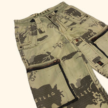 Lade das Bild in den Galerie-Viewer, Jetlag 2000s Camo Baggy (S)
