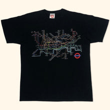 Lade das Bild in den Galerie-Viewer, London Underground 2000s T-Shirt (L)
